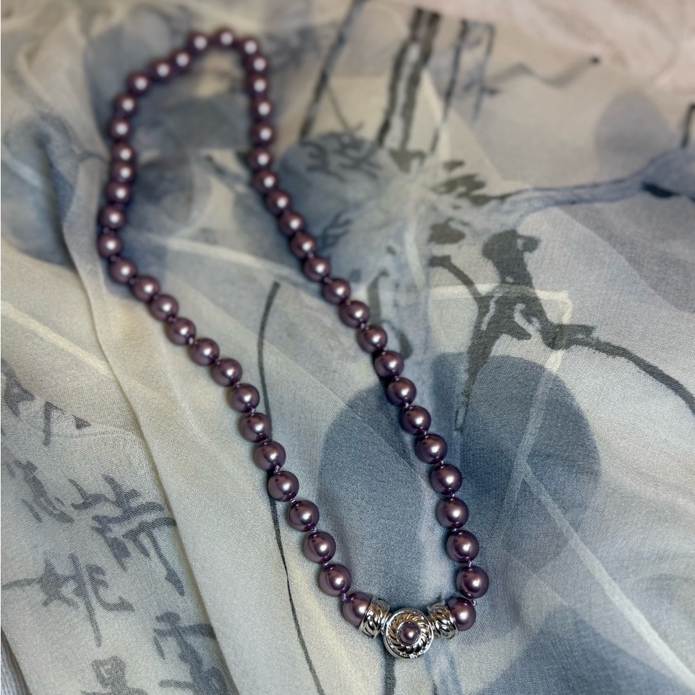 Rare Nolan Miller Lavender Purple Pearl Necklace 18” Crystal Clasp Signed - Picture 5 of 12